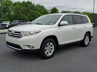 Used 2012 Toyota Highlander 4WD w/ Tech Pkg video 3