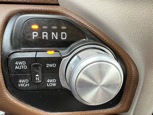 Used 2020 RAM 1500 Laramie AWD/4WD image 42