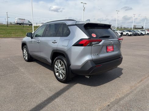 Used 2023 Toyota RAV4 XLE Premium image 3