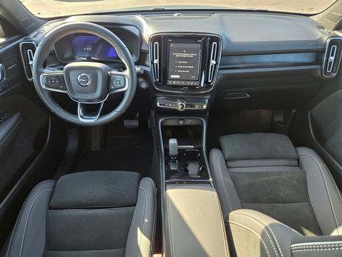 Certified 2023 Volvo C40 P8 Recharge Ultimate w/ Protection Package Premier AWD/4WD image 16