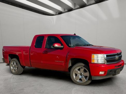 Used 2011 Chevrolet Silverado 1500 LTZ w/ LTZ Plus Package RWD image 9