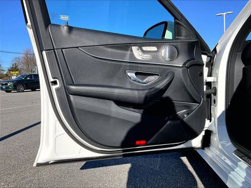 Used 2022 Mercedes-Benz E 350 4MATIC Sedan image 9