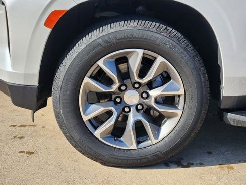 Used 2022 Chevrolet Tahoe LT w/ Luxury Package image 18