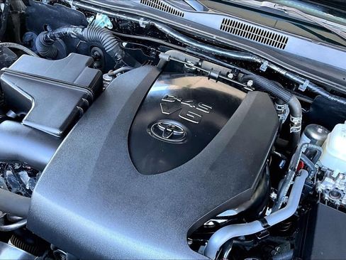 Used 2023 Toyota Tacoma TRD Off-Road AWD/4WD image 31