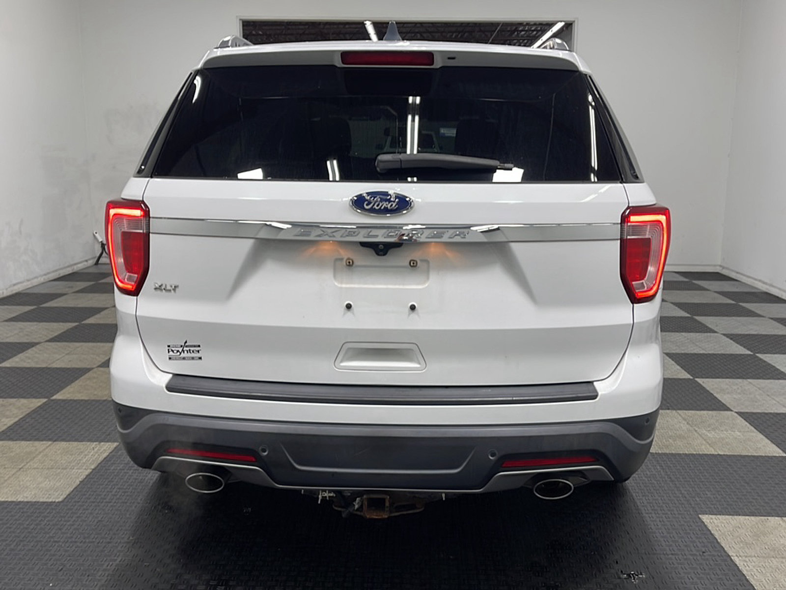 Used 2018 Ford Explorer XLT FWD image 16