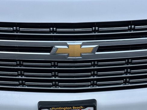 Used 2022 Chevrolet Suburban Premier image 49