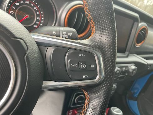 Used 2022 Jeep Gladiator Mojave w/ Cold Weather Group AWD/4WD image 30