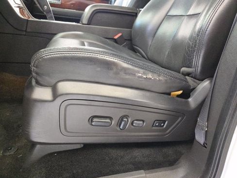 Used 2012 Lincoln Navigator 4WD image 22