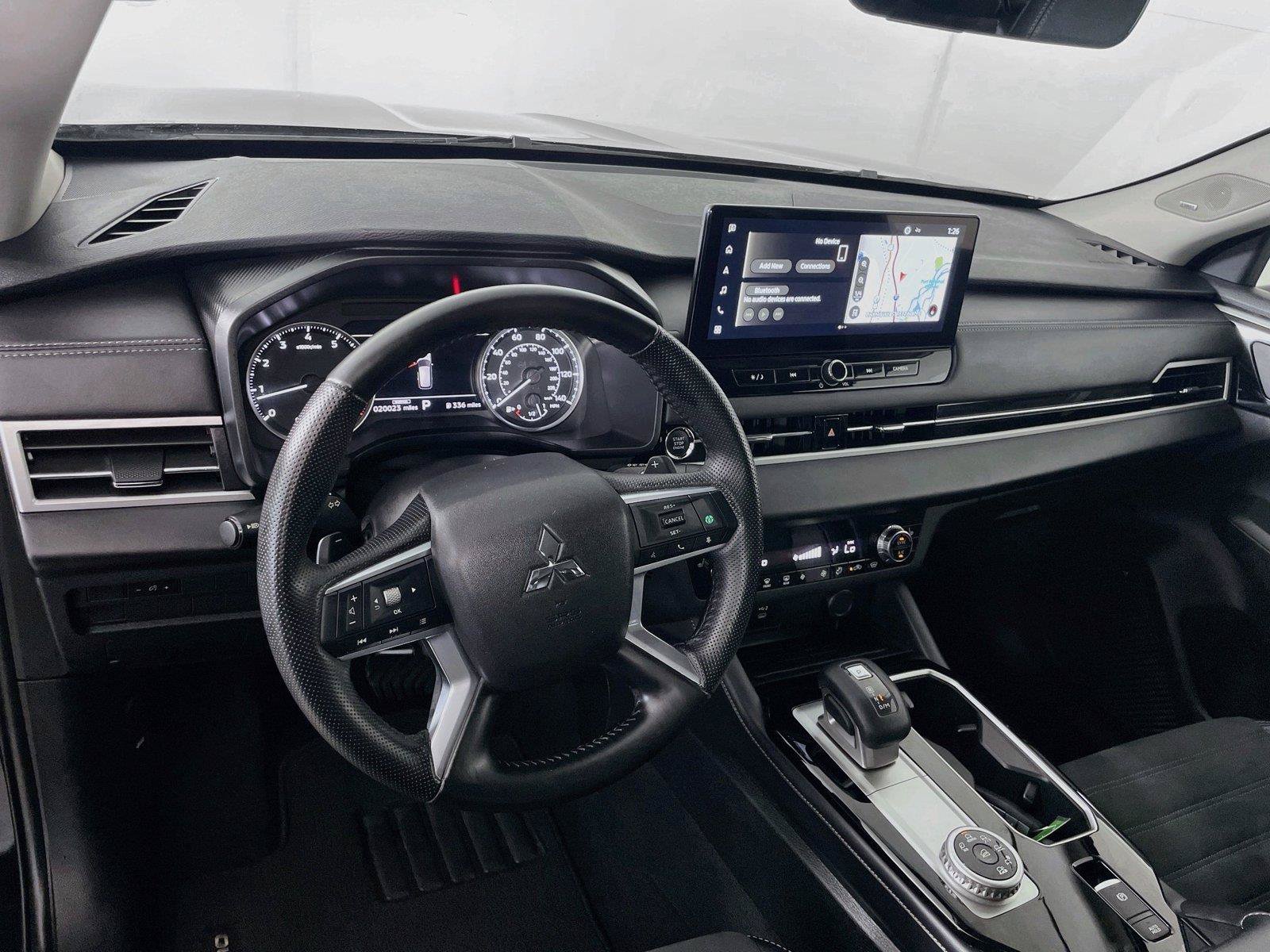 Used 2025 Mitsubishi Outlander SE AWD/4WD image 12