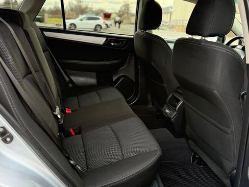 Used 2018 Subaru Outback 2.5i Premium image 11