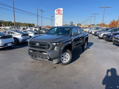 New 2025 Toyota Tacoma SR5