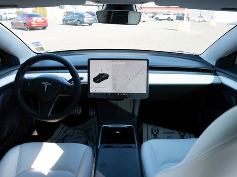 Used 2021 Tesla Model 3 Performance image 24