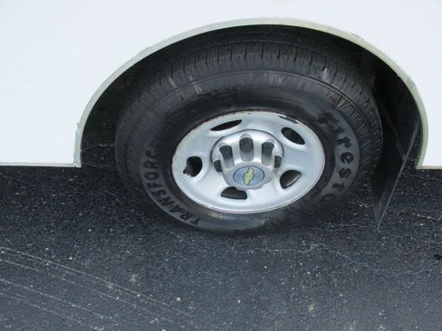 Used 2014 Chevrolet Express 3500 RWD image 35