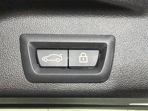 Used 2022 BMW X5 M50i image 21