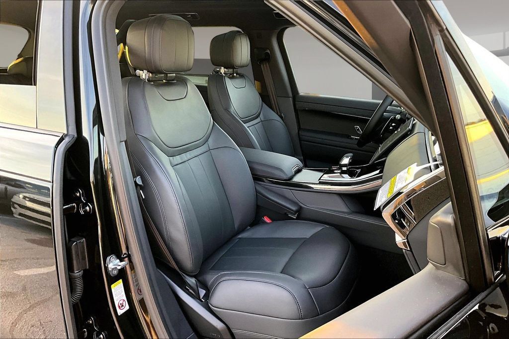 New 2026 Land Rover Range Rover Sport Dynamic SE AWD/4WD image 11