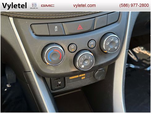 Certified 2022 Chevrolet Trax LT w/ LT Convenience Package image 26