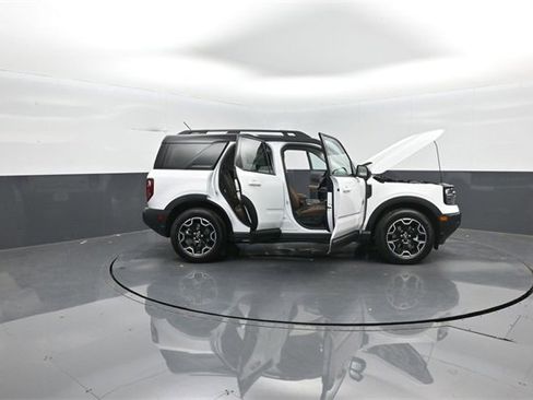 New 2025 Ford Bronco Sport Outer Banks w/ Outer Banks Tech Package+ image 32