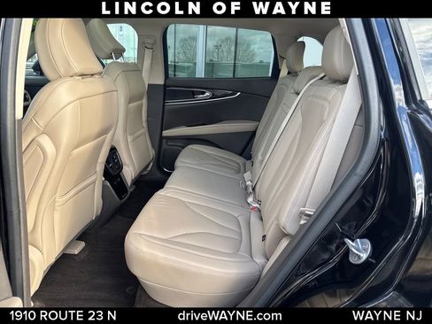 Certified 2022 Lincoln Nautilus Reserve image 23