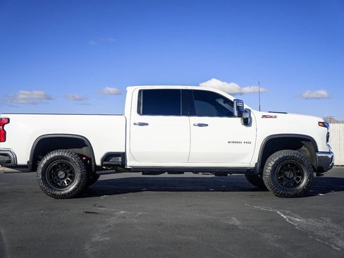 Used 2024 Chevrolet Silverado 2500 LTZ w/ LTZ Plus Package image 9