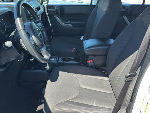 Used 2018 Jeep Wrangler Unlimited Sport w/ Connectivity Group AWD/4WD image 3