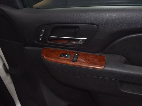 Used 2010 Chevrolet Suburban LTZ image 34