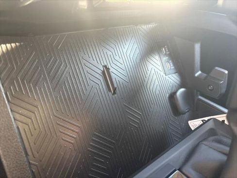 Certified 2025 Toyota Tacoma TRD Off-Road image 27