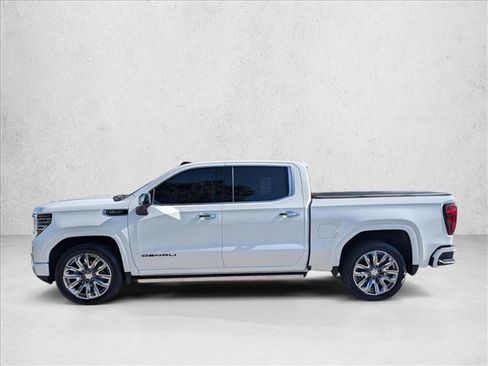 Used 2023 GMC Sierra 1500 Denali w/ Denali Reserve Package AWD/4WD image 9