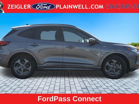 Used 2023 Ford Escape ST-Line Select AWD/4WD image 6