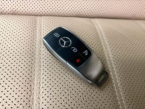 Used 2026 Mercedes-Benz GLS 580 4MATIC image 12