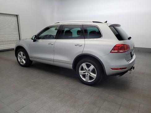 Used 2014 Volkswagen Touareg Lux image 3