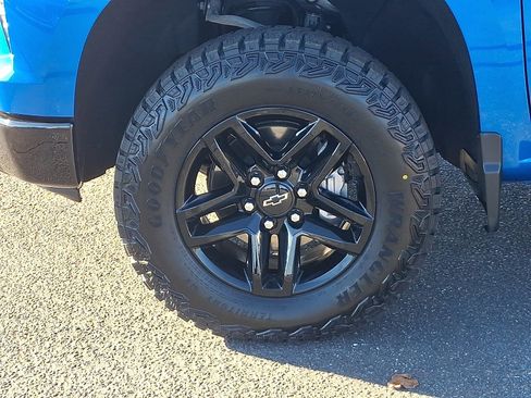 Used 2024 Chevrolet Silverado 1500 LT Trail Boss w/ LT Trail Boss Premium Package image 8