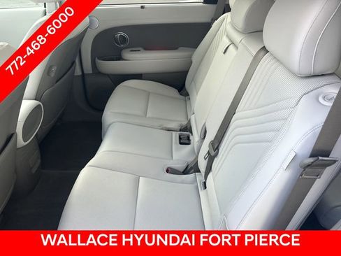 Used 2026 Hyundai Palisade SEL Premium FWD image 13
