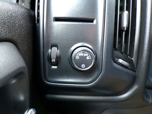 Used 2018 Chevrolet Silverado 1500 W/T w/ Trailering Package image 19