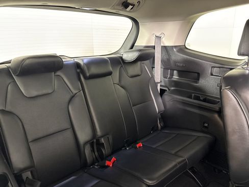 Used 2025 Kia Telluride S AWD/4WD image 23