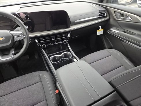 New 2026 Chevrolet Traverse LT w/ Driver Confidence Package AWD/4WD image 33