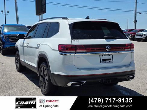 Used 2024 Volkswagen Atlas SE w/ Black Wheel Package FWD image 12