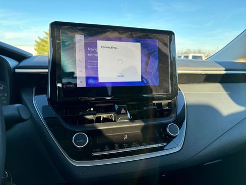 Used 2025 Toyota Corolla LE image 18