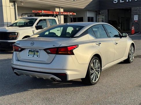 Used 2023 Nissan Altima 2.5 SL image 3