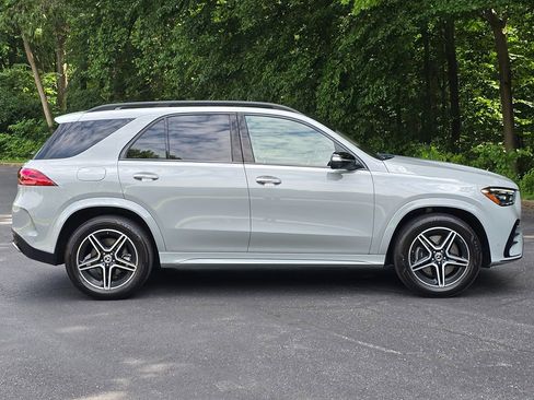 Used 2024 Mercedes-Benz GLE 450e 4MATIC image 7