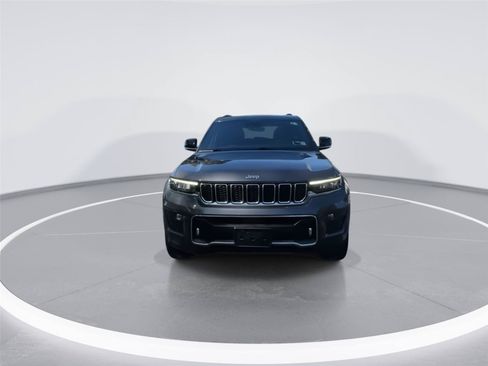 Used 2022 Jeep Grand Cherokee Overland AWD/4WD image 3