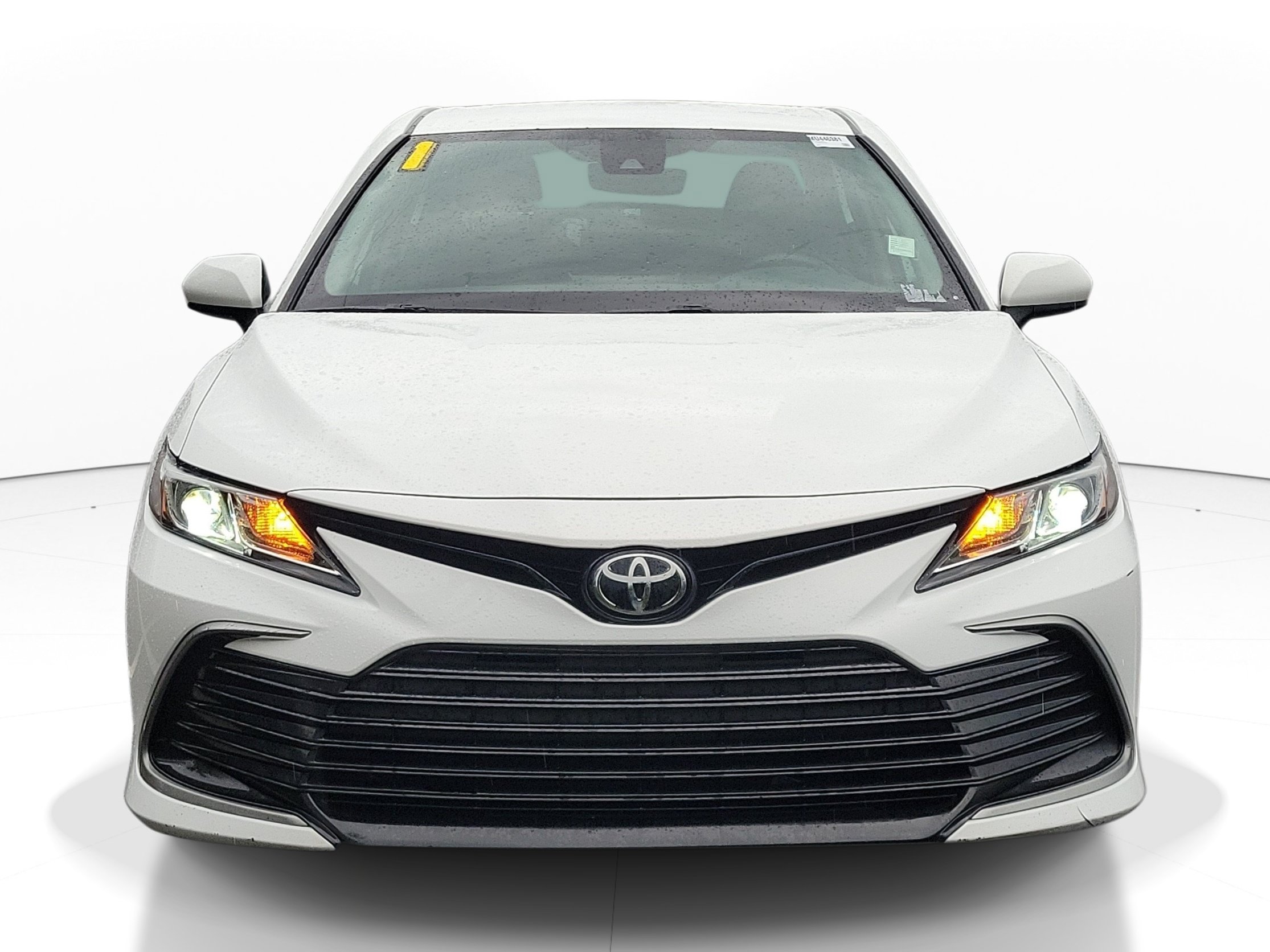 Used 2021 Toyota Camry LE FWD image 2