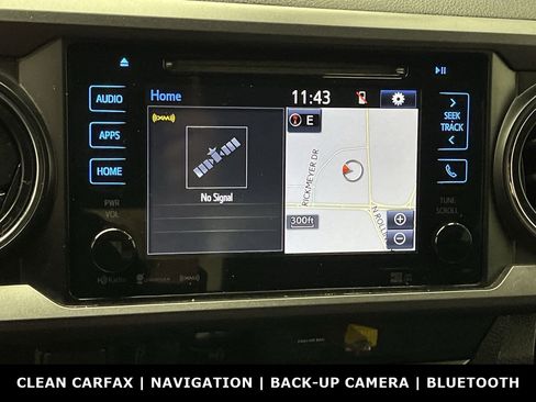 Used 2018 Toyota Tacoma TRD Sport AWD/4WD image 18