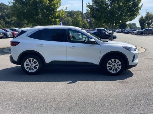 Certified 2024 Ford Escape Active AWD/4WD image 2
