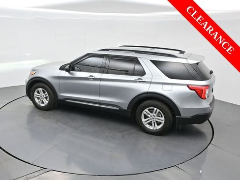 Used 2024 Ford Explorer XLT image 61