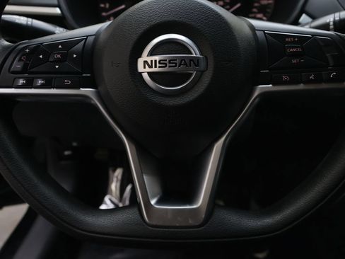 Used 2022 Nissan Altima 2.5 SV FWD image 18
