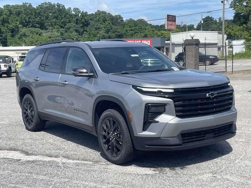 New 2026 Chevrolet Traverse LT w/ Midnight/Sport Edition FWD image 2