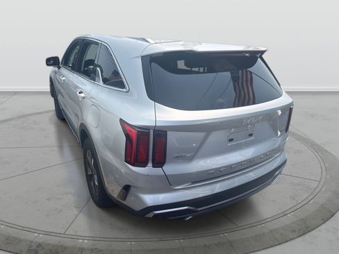 Used 2022 Kia Sorento S image 3