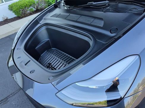Used 2025 Tesla Model Y Long Range RWD image 64