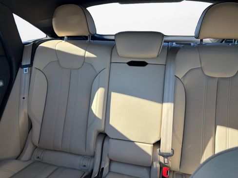 Used 2025 Audi Q5 Prestige w/ Prestige Package image 12