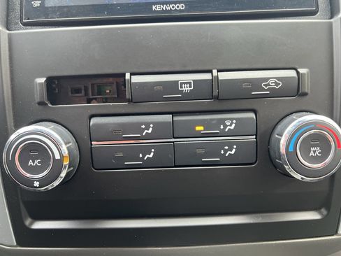 Used 2010 Nissan Frontier SE image 19